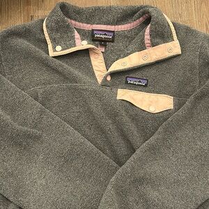Patagonia women’s pullover size medium